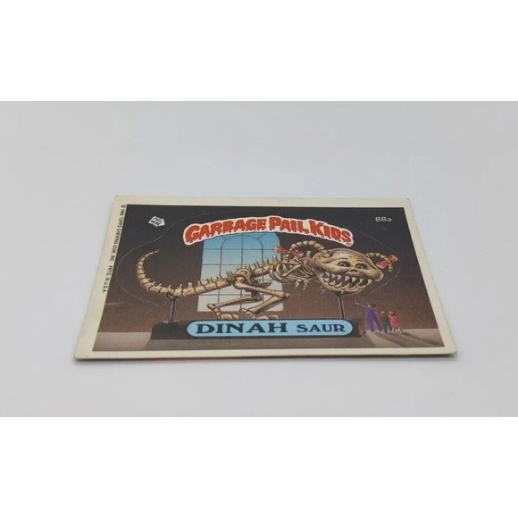 1986 Topps Garbage Pail Kids Series 3 DINAH Saur GPK Card Front Copyright #88a - Picture 2 of 3